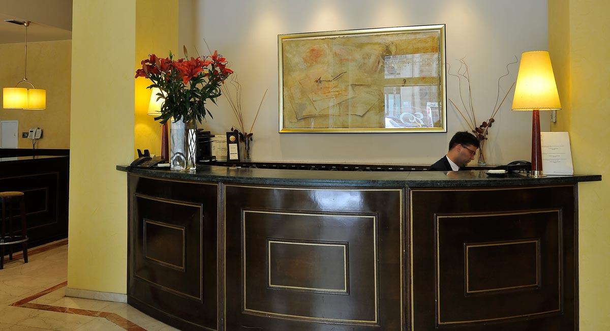 Hotel Roger De Lluria Barcelona Kültér fotó